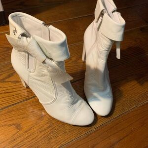 CHANEL White Heeled Ankle Boots with Bow